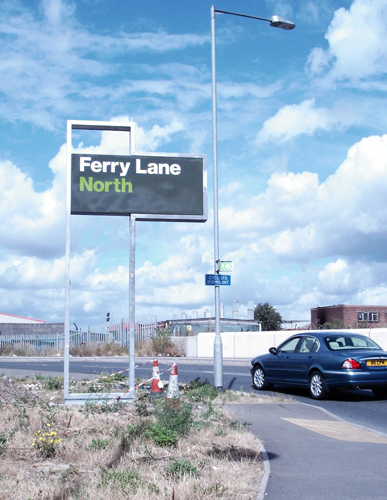 London Riverside gateway signage